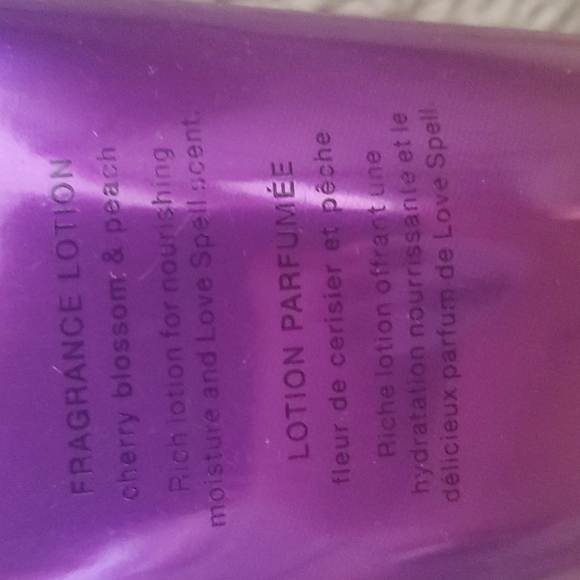 Victoria Secret Love Spell Lotion - Picture 3 of 5